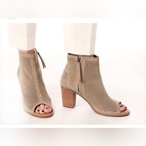 Toms Majorca Peep Toe Bootie Size 9